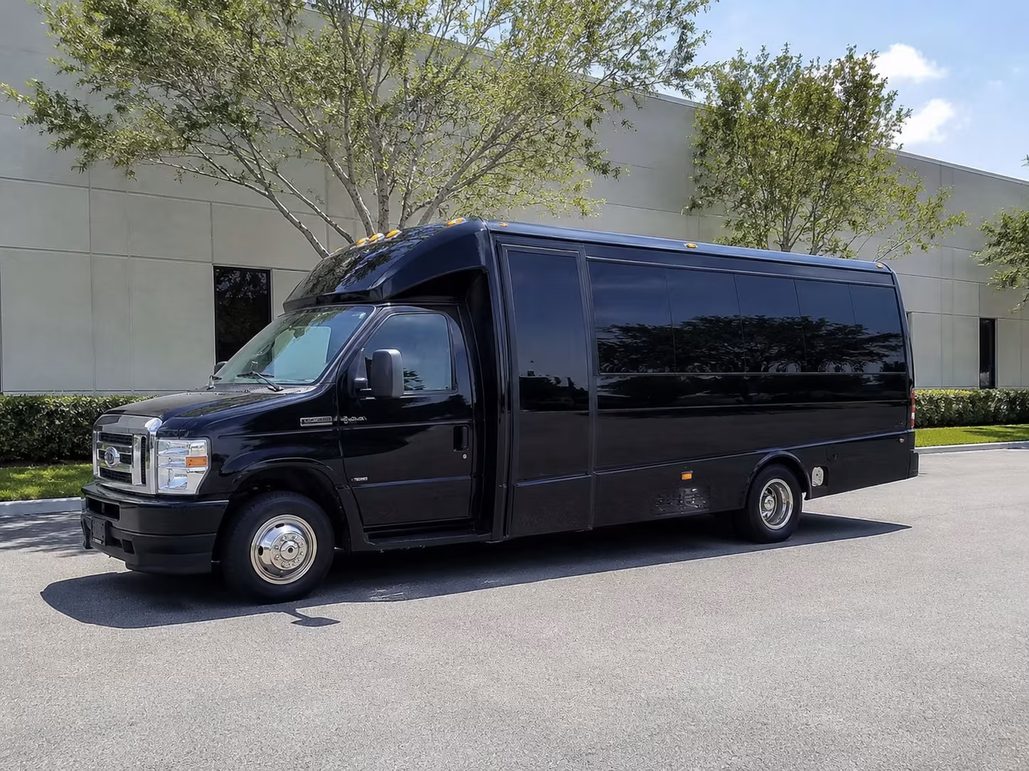 employee shuttle buses for rowlett and the east dallas corridor
