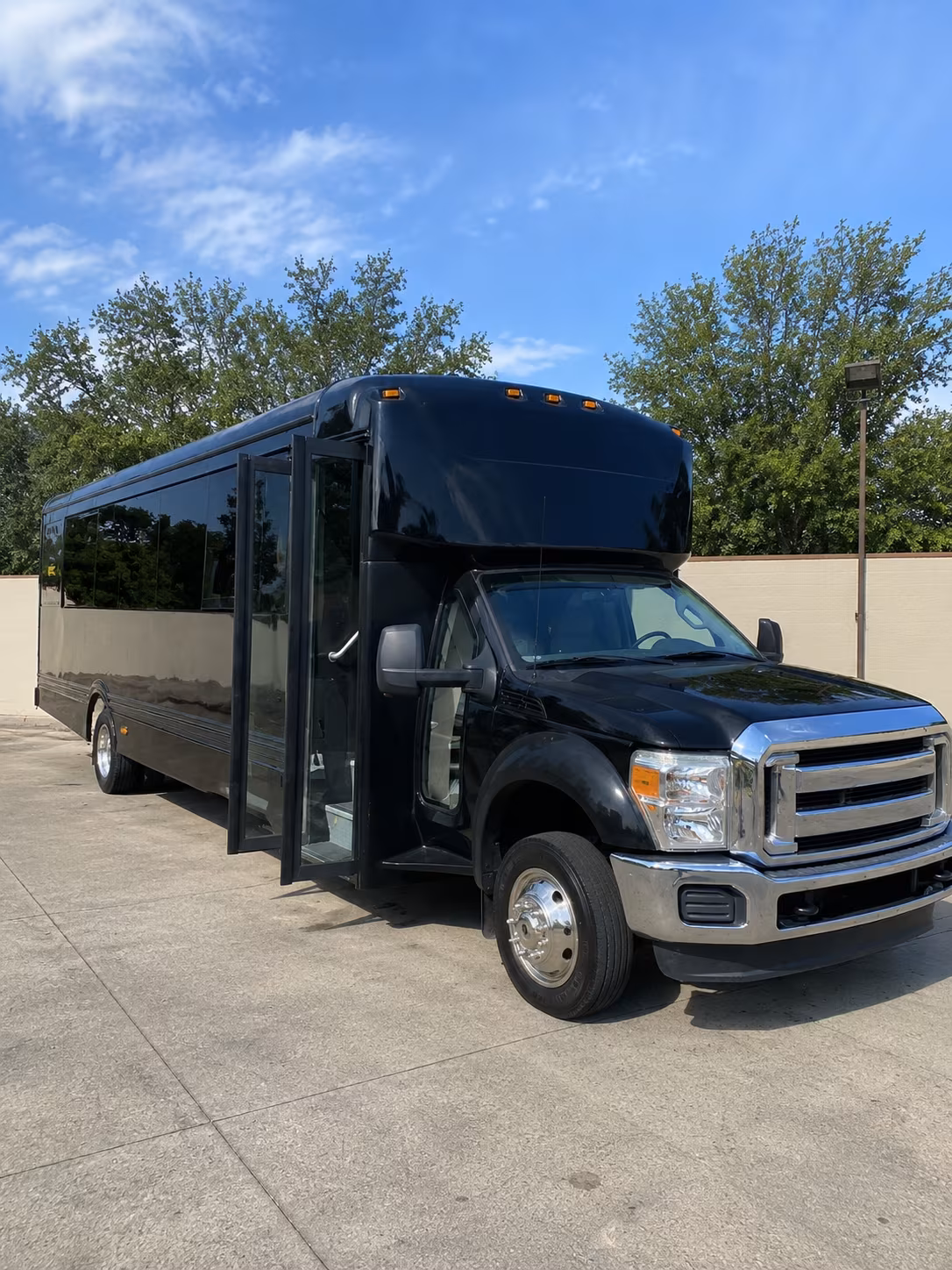 rowlett 20 passenger party bus