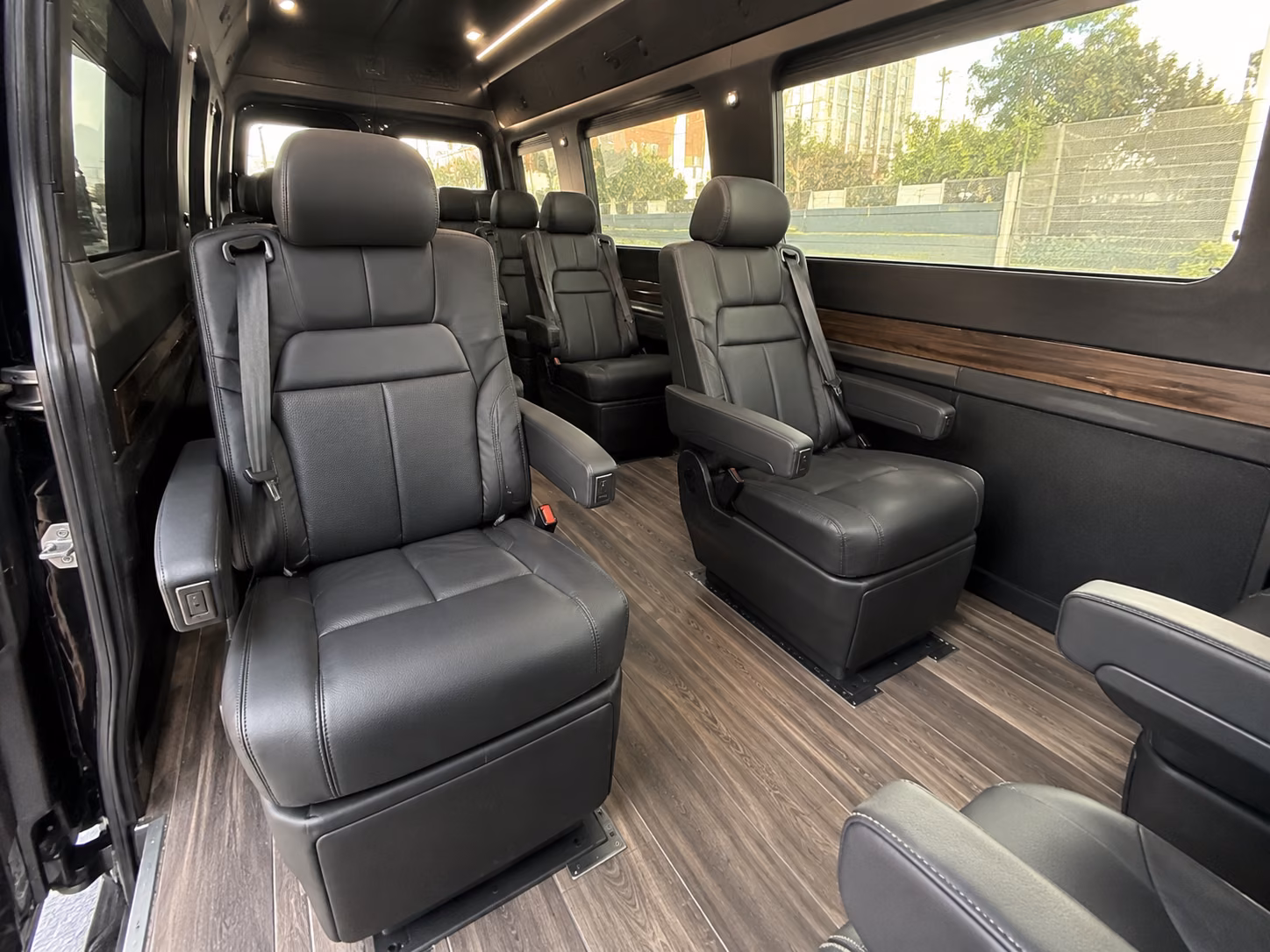 sprinter vans and minibuses for executive and small group corporate travel